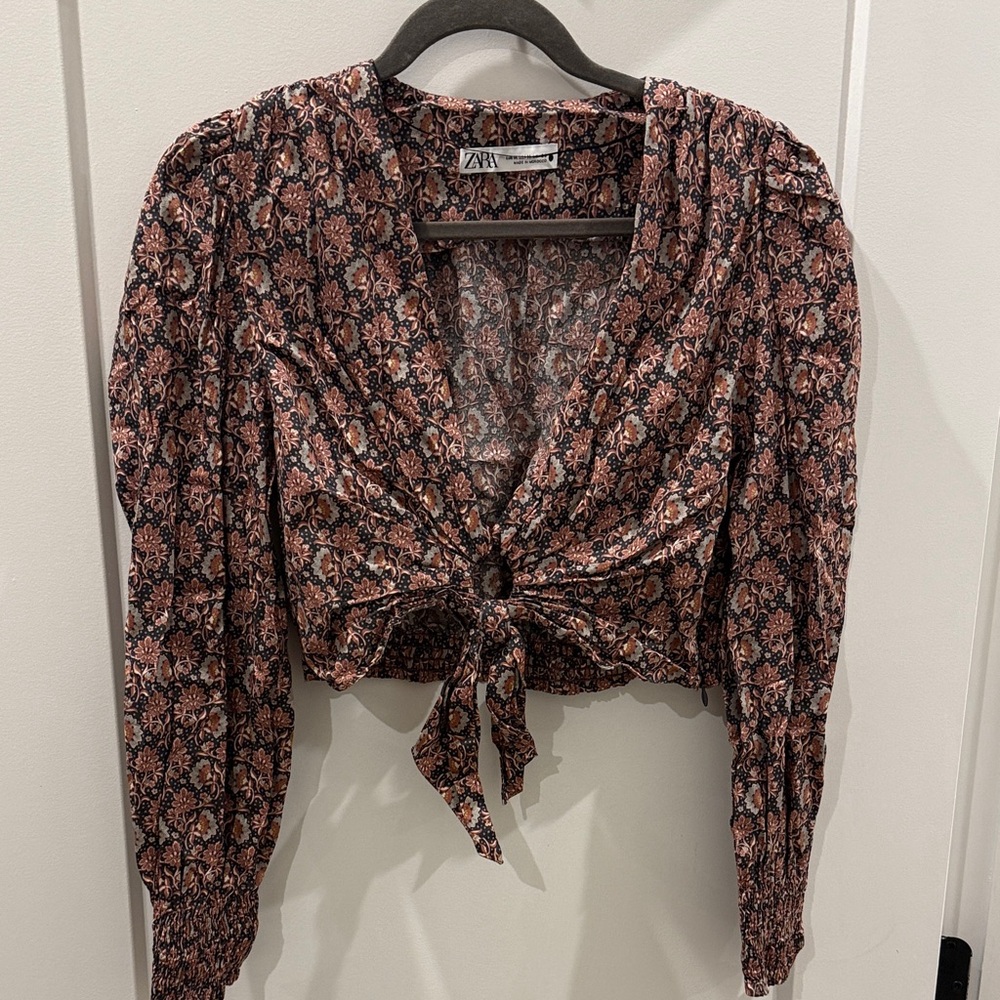 Zara Women's Floral Tie-Front Top